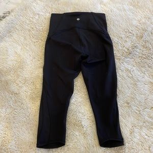 Lululemon size 4 crop leggings